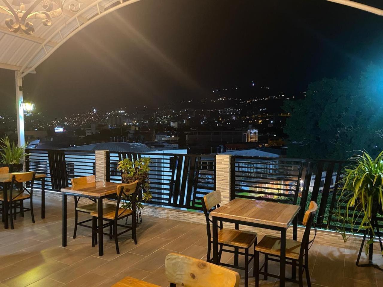 Hotel Alameda Plaza Cali Dış mekan fotoğraf